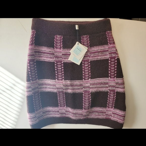 ByEgreis Skirt - Picture 2 of 2